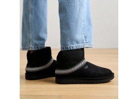 UGG CLASSIC MINI CRESENT BLACK