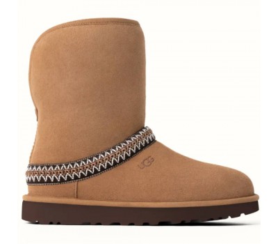 UGG CLASSIC SHORT CRESCENT CHESTNUT